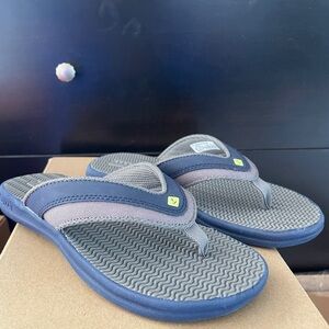 Sperry gamefish sandals. Size 1. New.
